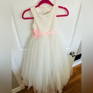 David’s Bridal Flower Girl Dress -Size 6